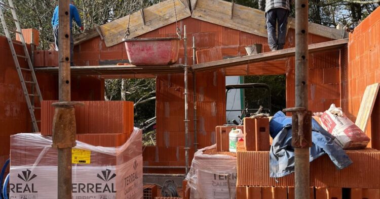 Photographie vue extérieur du chantier en cours de la villa