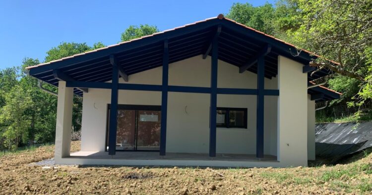 Photographie vue de face de l'extérieur de la villa