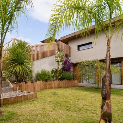 Photographie de la vue globale extérieure de la villa à Anglet