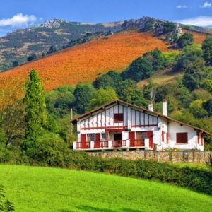 Terrain à bâtir au Pays Basque avec panorama sur les Pyrénées