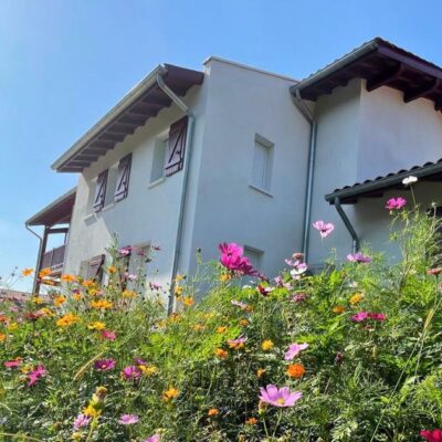 Photographie de la vue extérieur de la villa sur mesure à ARCANGUES1