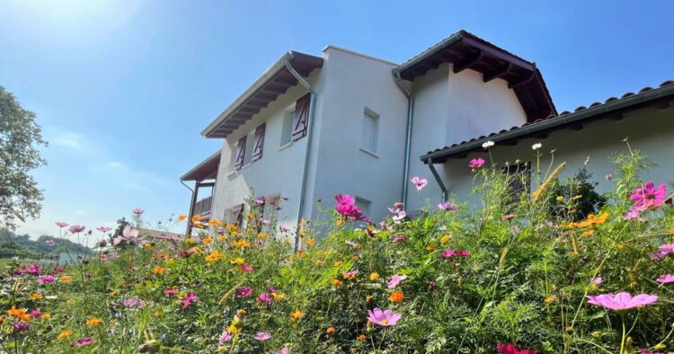 Photographie de la vue extérieur de la villa sur mesure à ARCANGUES1