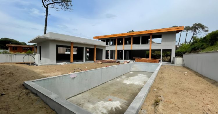 Extérieure de la villa contemporaine à Anglet, quartier Chiberta 12